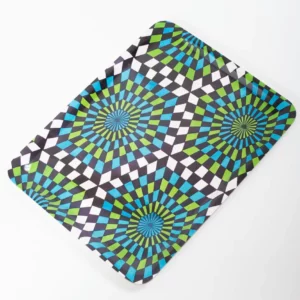 Bandeja con estampado africano en tonos verde, azul y damero. Accesorio exclusivo. Decoración étnica con alma.