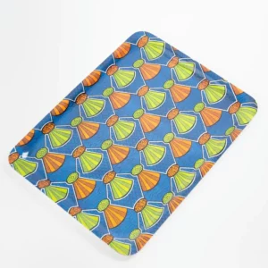 Bandeja estampado africano en tonos azul, naranja y lima. Piezas exclusivas. Decoración con alma y conciencia.