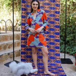 Falda en tonos morado, naranja y azul con estampado africano de wax. Moda consciente y artesanal con valores.