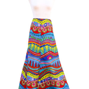 Falda larga con estampado africano multicolor. Tejida a mano. Prenda única y atemporal con tradición y diseño.