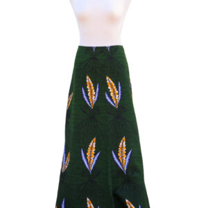 Falda larga holgada con estampado africano. Moda artesanal étnica hecha a mano con valores, propósito y alma.