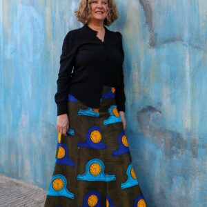 Falda larga con estampado africana de relojes. Tejida a mano. Moda ética y sostenible que destaca tu estilo.