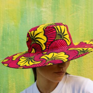 Pamela estampada africana de wax hecha a mano. Moda solidaria realizada con tejido étnico y diseño exclusivo.