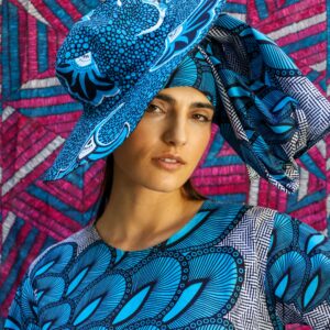 Pamela con estampado africano de tejido wax hecha a mano. Llena de vida tu armario con moda ética y exclusiva.