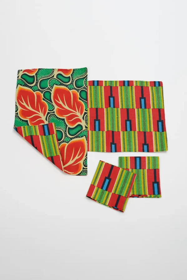 Set salvamanteles y servilletas reversible con estampado africano. Decoración artesanal con principios y alma.