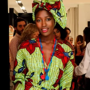 Vestido TOT HOM Amy con estampado africano de flores rojo y lima. Edición limitada. Moda étnica con valores.