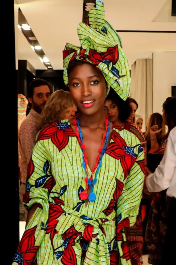 Vestido TOT HOM Amy con estampado africano de flores rojo y lima. Edición limitada. Moda étnica con valores.