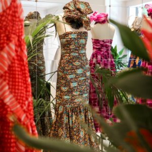 Vestido TOT HOM Bigue con estampado africano exclusivo. Edición limitada. Moda étnica artesanal con valores.