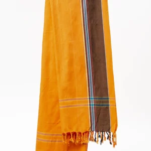Pareo en tonos naranja 100% algodón hecho a mano. Viste complementos éticos, exclusivos y con estilo propio.